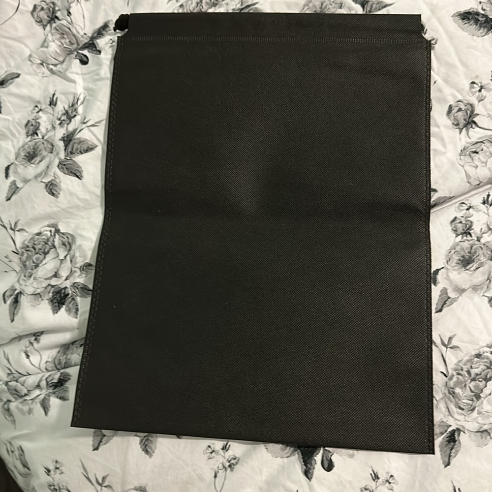 Valentino dust bag 12x16 inch - Picture 2 of 3